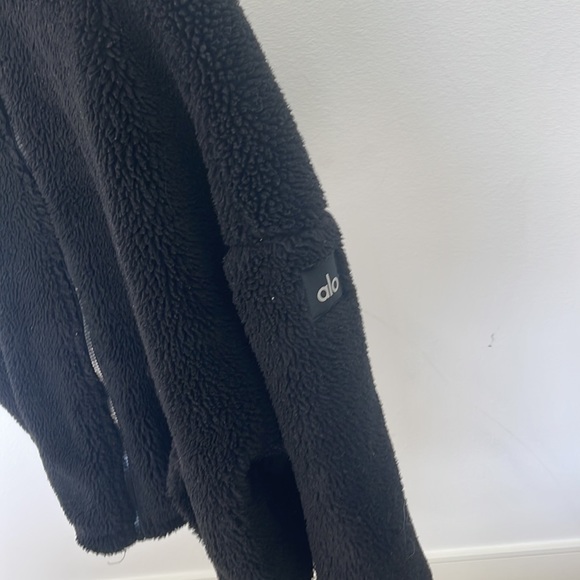 Sherpa alo yoga jacket - Picture 7 of 9